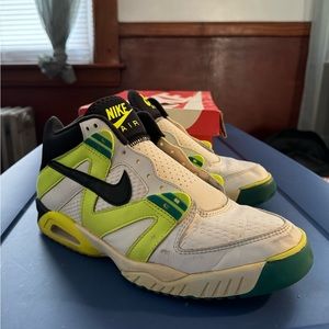749957-100 Nike Air Tech Challenge III in White/ Radiant Emerald - Volt 10.5